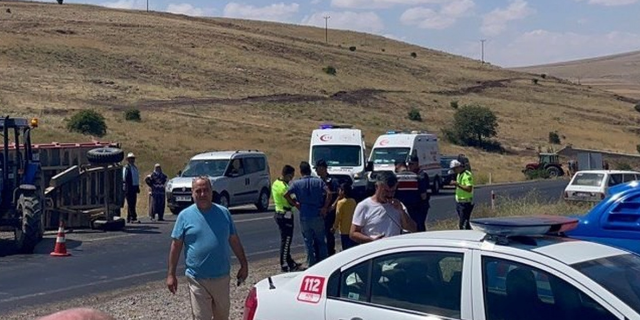 Sivas'ta tarım işçilerini taşıyan araç kaza yaptı: 23 yaralı