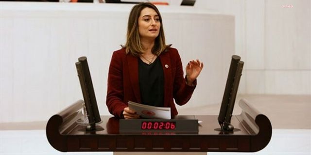 Aysu Bankoğlu’ndan ‘Üniversitelerde Güvenlik ve Barınma Tedbirleri Genelgesi’ne tepki: Gençleri sindiremeyecekler