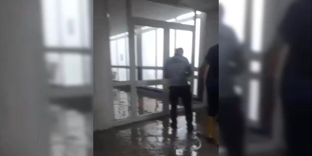 İzmir'de sağanak yağış: Ege Üniversitesi Hastanesi'ni su bastı