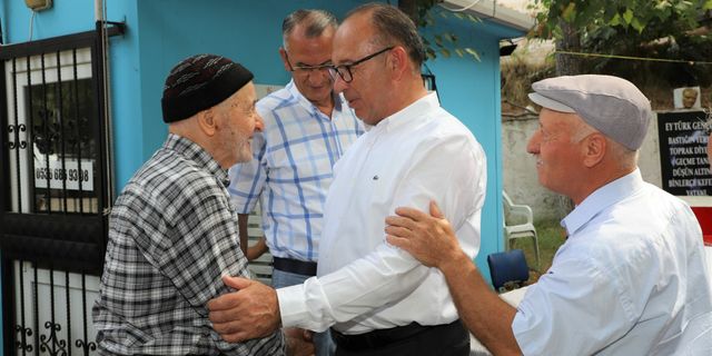 Turgutlu Belediye Başkanı Akın'dan sağanak yağıştan etkilenen esnafa ziyaret