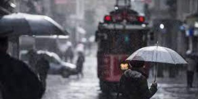 AKOM'dan İstanbullulara sağanak uyarısı: 3 gün sürecek