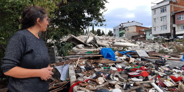 Evleri yıkılan Hacıhüsrev sakinleri: Devlet fakirin devleti değil mi?