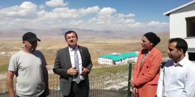 Erzurum 2. Organize Sanayi Bölgesi'nde çöken binalar vatandaşları tedirgin ediyor