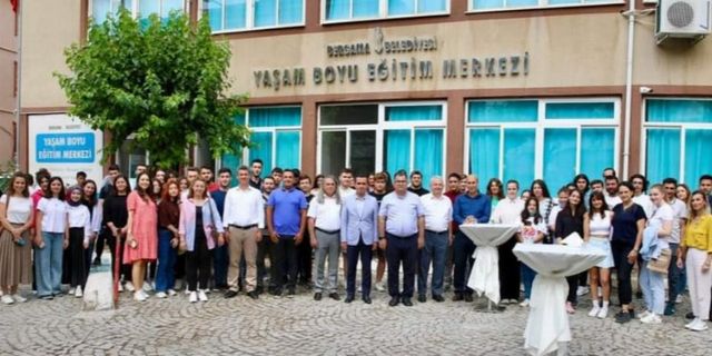 İzmir Bergama'da 'Yaşam Boyu' üniversiteli oldular