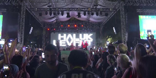 İzmir'de finali Haluk Levent yaptı