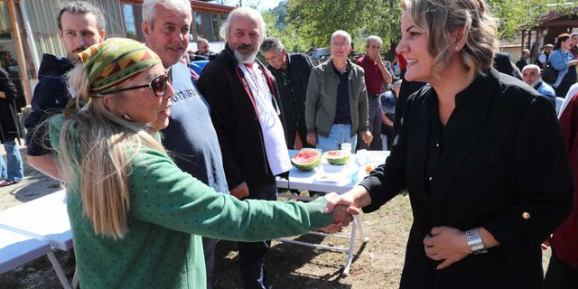 İzmit Belediye Başkanı Hürriyet, Kandıra Tarım Festivali'ne katıldı