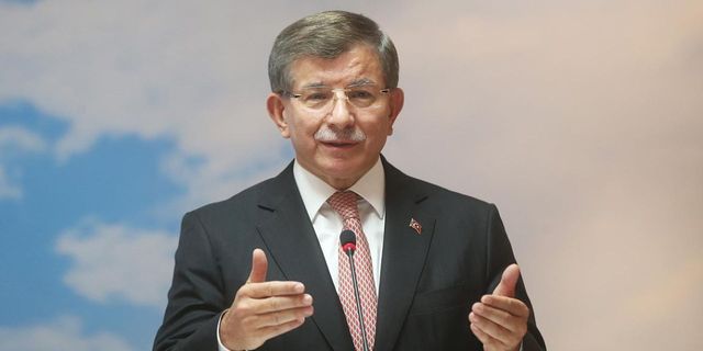 Davutoğlu, 'iki kutuplu' Türkiye'yi 28 Şubat'la tarif etti