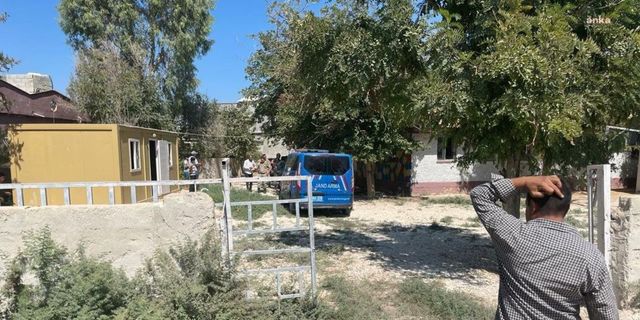 CHP'li Tanal dün Harran'da ziyaret ettiği okulun jandarma tarafından basıldığını açıkladı