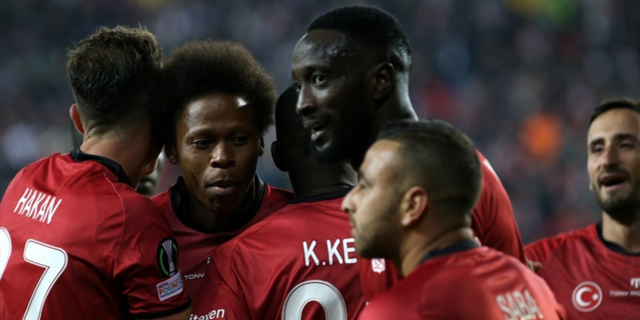Sivasspor gruptan çıkmayı garantiledi