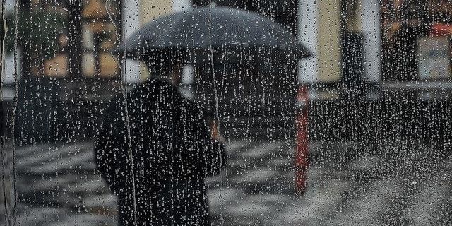 Meteorolojide kuvvetli yağış ve fırtına uyarısı