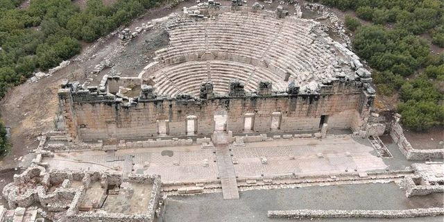 Medusa Mozaiği’nin üzeri kış şartlarından etkilenmemesi için kapatıldı