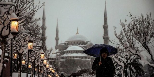 Kar İstanbul'a yaklaşıyor: Edirne sınırına ulaştı
