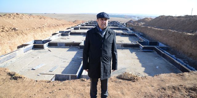 Kırşehir Belediye Başkanı Ekicioğlu, inşaatı süren hal binasında incelemelerde bulundu