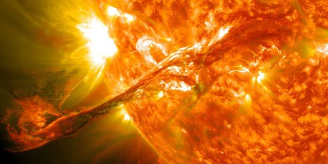 Laboratuvarda Güneş patlaması deneyi