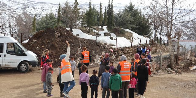 Hempa Çocuk Derneği, depremzede çocuklara yönelik psiko-sosyal destek atölyeleri düzenliyor