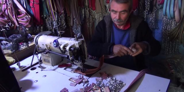 Osmaniye’de tasma üreten esnaf: Köyde hayvan kalmadı, eskiden daha çok satılıyordu