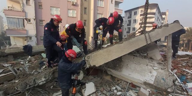 Saat 07.45 verisi: Depremin 4. gününde can kaybı 12 bin 873'e yükseldi
