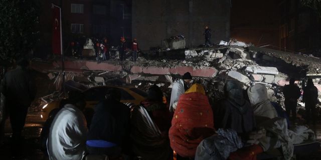 Malatya'da ilk gece, depremzedeler anlatıyor: Yalnız bırakıldık