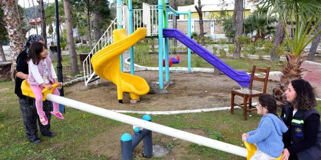 Germencik'te depremzede çocuklar için oyun parkı kuruldu