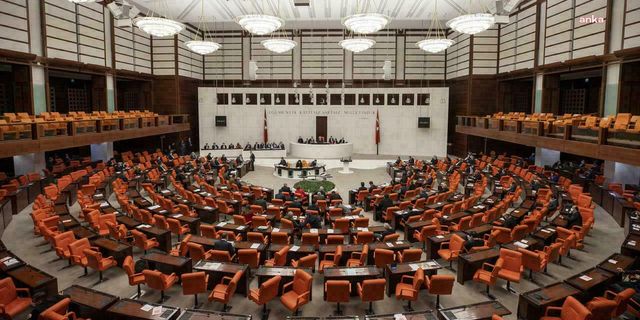 Deprem bölgesinde kadınların yaşadığı sorunların araştırılması önerisi, AKP ve MHP oylarıyla reddedildi