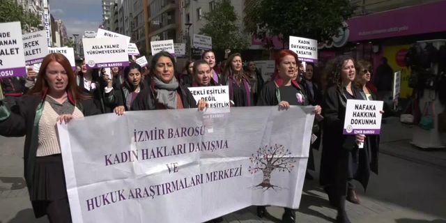 İzmir'de kadın avukatlardan 8 Mart yürüyüşü
