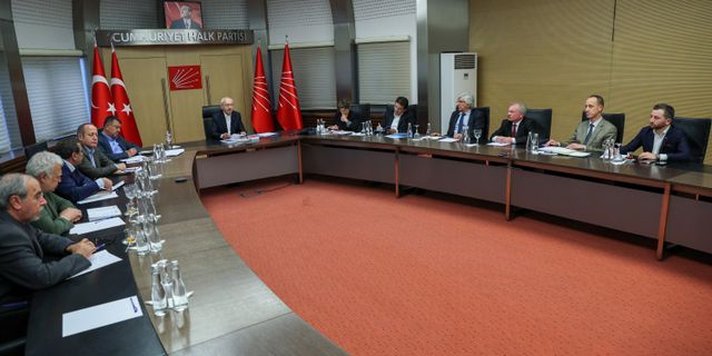 Kılıçdaroğlu, sendika ve TMMOB’a bağlı oda temsilcileriyle bir araya geldi