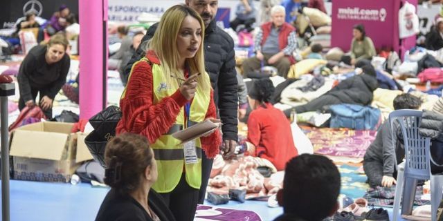 Adana'da depremzedelere Büyükşehir desteği