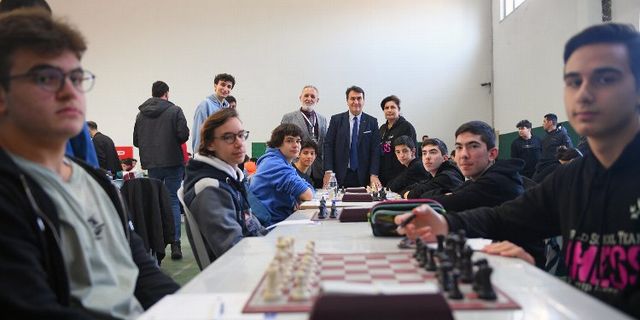 Satranç turnuvasında ilk hamle Dündar’dan