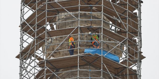 Ana kubbe güçlendirmesi tamamlanan Selimiye Camisi'nin restorasyonu sürüyor