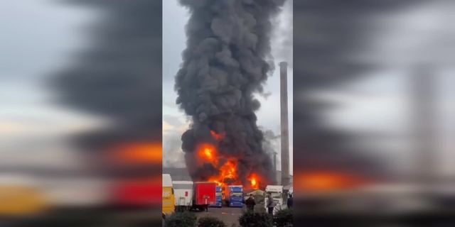 Artvin Kemalpaşa çay fabrikası deposunda, yangın çıktı