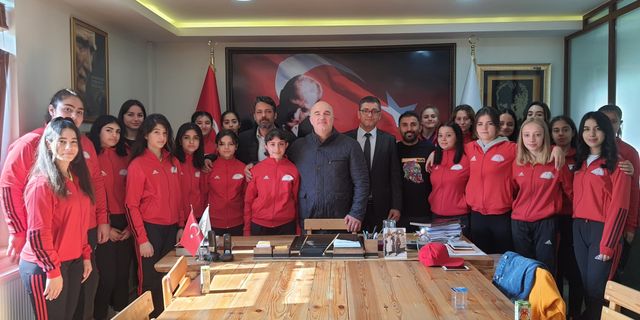 Atletizm Şampiyonlarından Saray Belediyesi’ne ziyaret