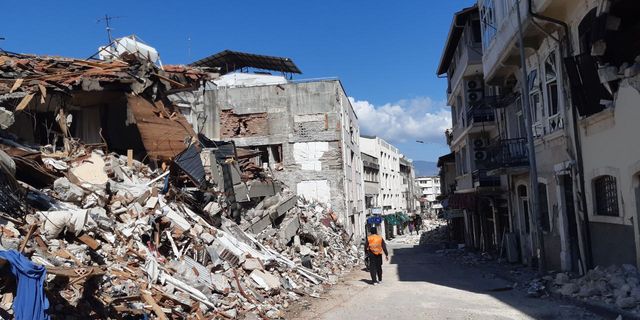 Barınma sorunu, hukuki sorunlar ve salgının devam ettiği Hatay’da dayanışma devam ediyor