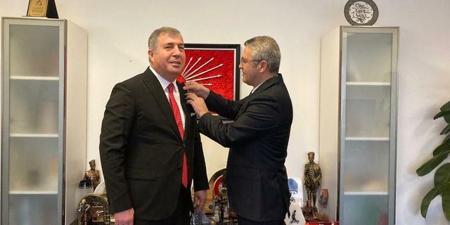 Mehmet Emin Nehrozoğlu CHP’ye katıldı