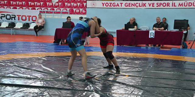 Yozgat'ta düzenlenen Kadınlar Güreş Türkiye Şampiyonası sona erdi