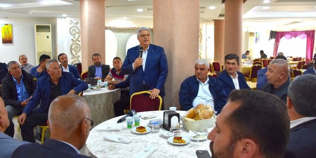 AK Parti Genel Başkan Yardımcısı Demiröz, Aksaray'da muhtarlarla bir araya geldi: