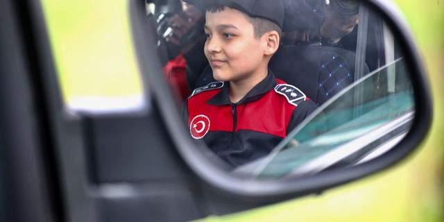 Düzce'de otizmli çocuğun polislik hayali bir günlüğüne gerçeğe dönüştü