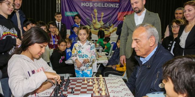 Küçükçekmece’de 23 Nisan satranç turnuvası heyecanı