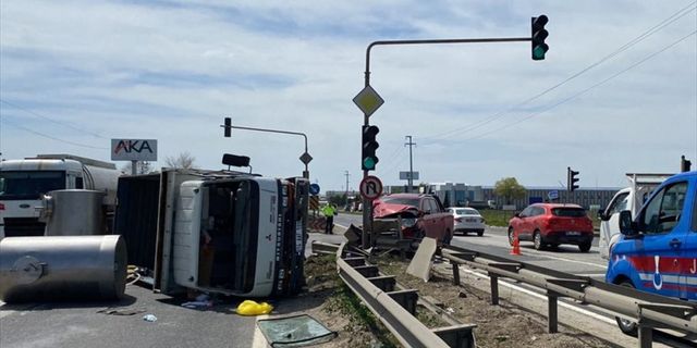 Tekirdağ'da pikap ile kamyonetin çarpıştığı kazada 2 kişi yaralandı
