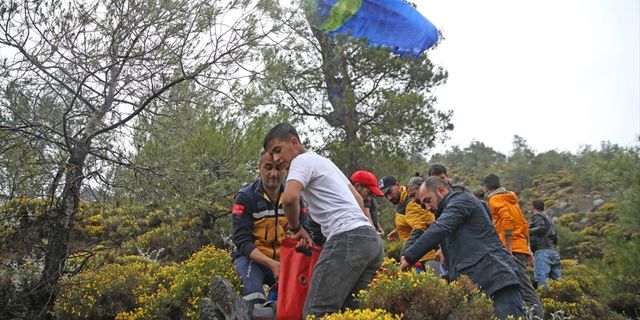 Fethiye'de rüzgarda sürüklenen yamaç paraşütçülerine ve beraberlerindeki yolculara ulaşıldı