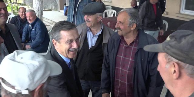 Tepebaşı Belediye Başkanı Ataç, kırsal mahallelerde vatandaşlarla bir araya gelmeye devam ediyor