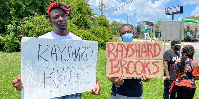 ABD'de polis bir siyah genci daha vurarak öldürdü: Rayshard Brooks