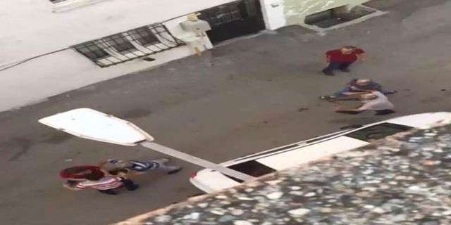 Bursa’da sokakta top oynayan 3 çocuğa şiddet