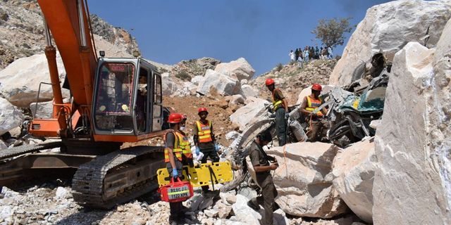 Pakistan'da mermer madeninde göçük: 16 işçi hayatını kaybetti