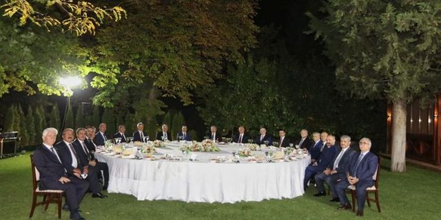 Meclis Başkanı Şentop'tan yüksek yargı başkanları ve üyelerine yemek