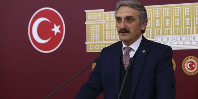 AKP'li Çamlı emekçilere destek veren Türkan Şoray'ı hedef aldı