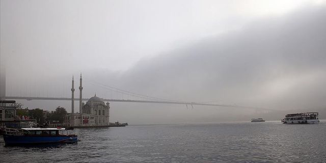 İstanbul Boğazı'nda gemi geçişleri sis nedeniyle askıya alındı