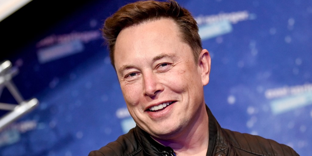 Tesla'nın sahibi Elon Musk dünyanın en zengin insanı oldu