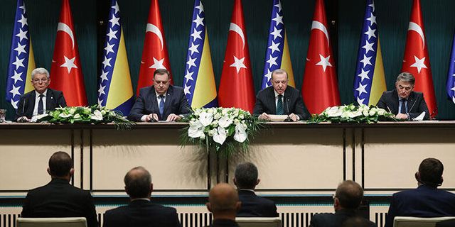 Erdoğan: "Bosna Hersek'e 30 bin doz aşı göndereceğiz"