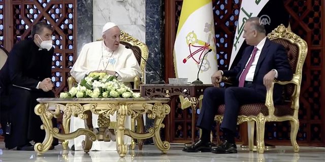 Papa Francis, resmi ziyaretlerde bulunmak üzere Irak'a gitti