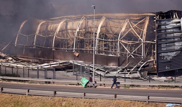 Güney Afrika'da devam eden olaylarda ölü sayısı 212'ye yükseldi
